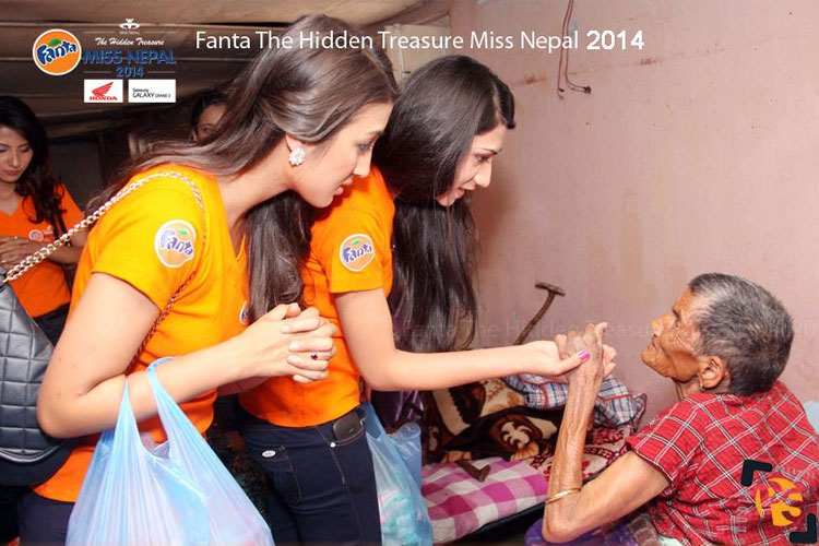 miss-nepal-at-oldage-home