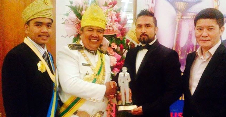 Resh Marahatta honored by the King of Medan (Indonesia)