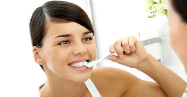 11 Mistakes You Make Brushing Your Teeth