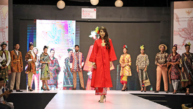 Batik fashion at Indonesian Batik Festival | Glamour Nepal